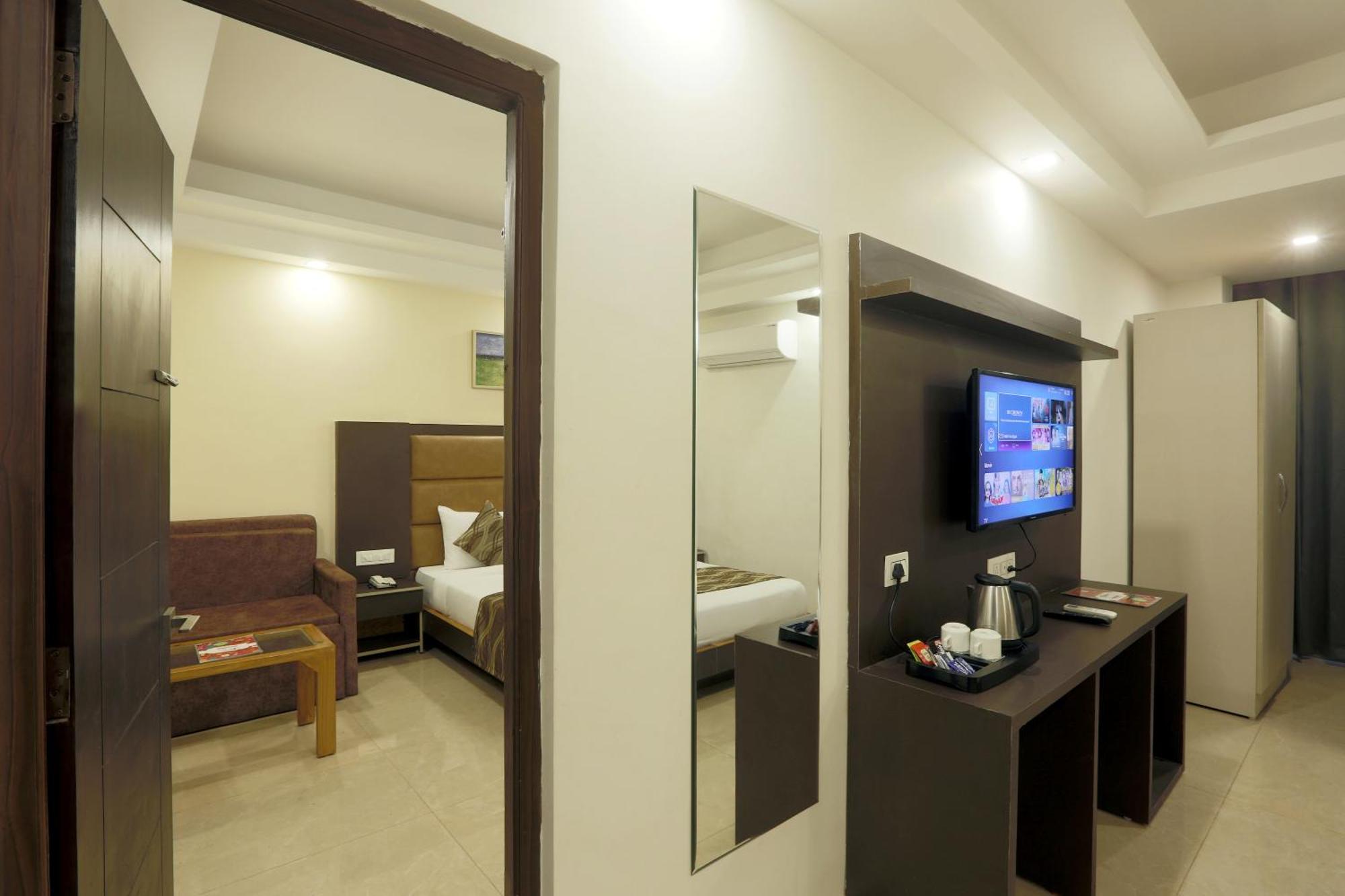 Hotel Deluxe Stay Inn - Near Delhi Airport New Delhi Eksteriør billede