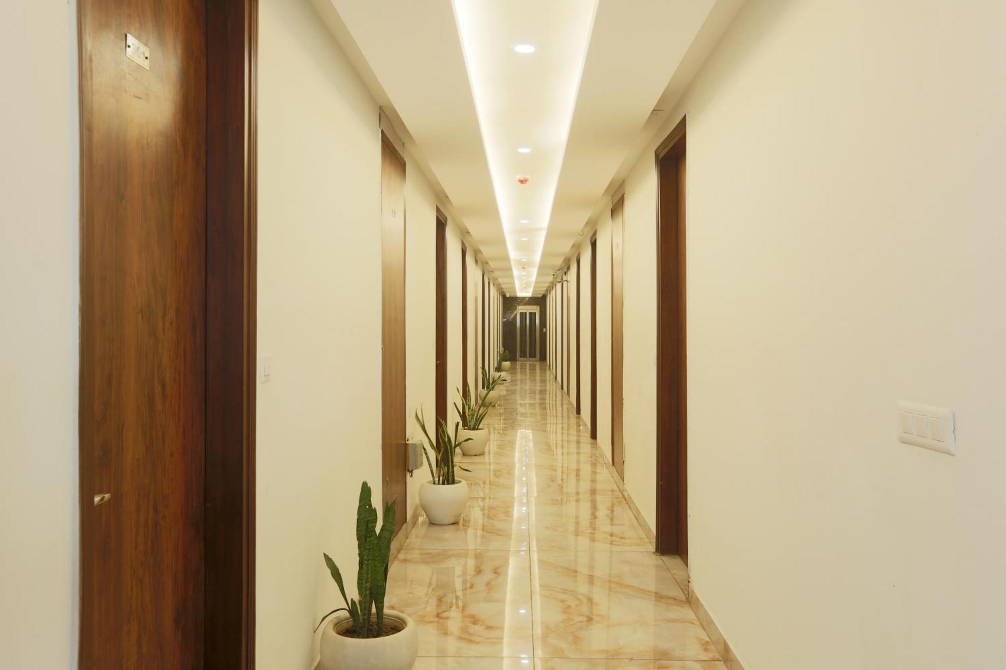 Hotel Deluxe Stay Inn - Near Delhi Airport New Delhi Eksteriør billede